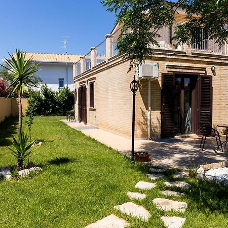 Villa Saraceni 瓦斯托 外观 照片