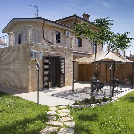 Villa Saraceni 瓦斯托 外观 照片