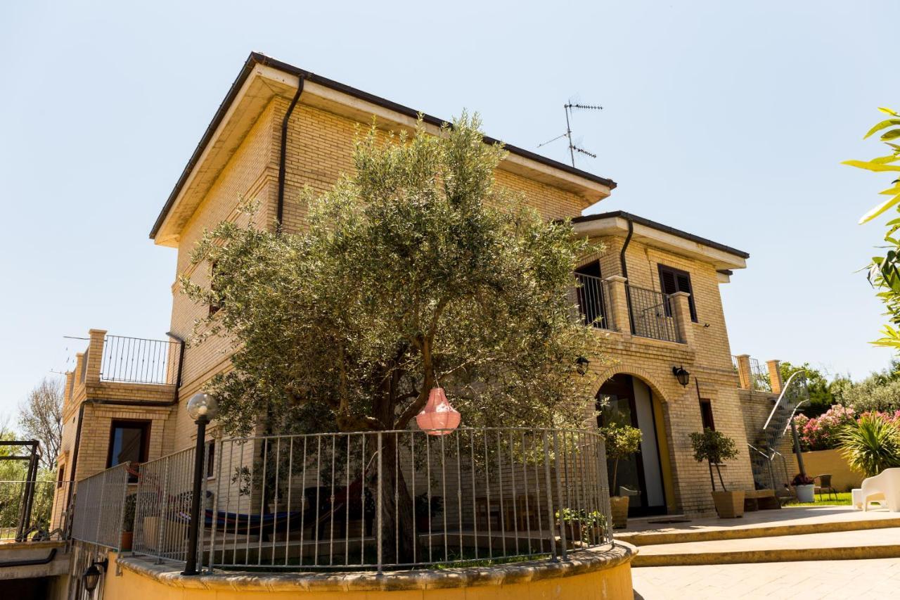Villa Saraceni 瓦斯托 外观 照片